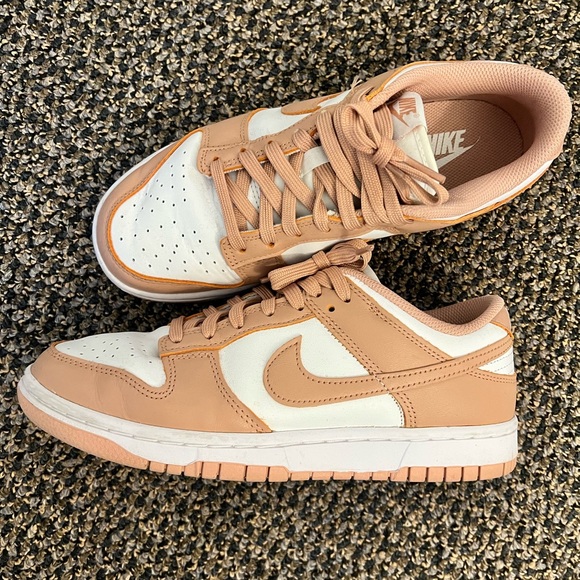 Nike Shoes - Nike Dunks